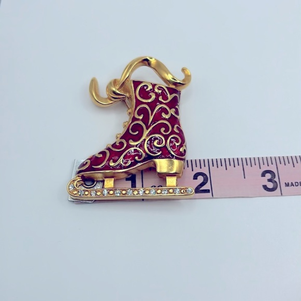 Vintage 1996 Trifari Signed Large Enamel Ice Skate Brooch Pendant - Picture 9 of 9